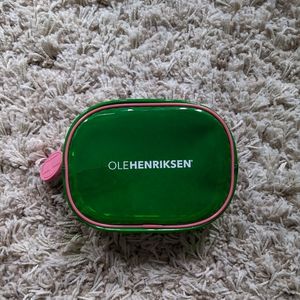 NWOT free with purchase Ole Henriksen Travel Pouch